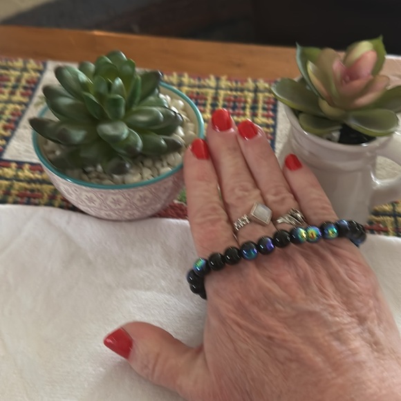 Hand Crafted Glass Aurora Borealis Stretch Bracelet - Picture 5 of 7